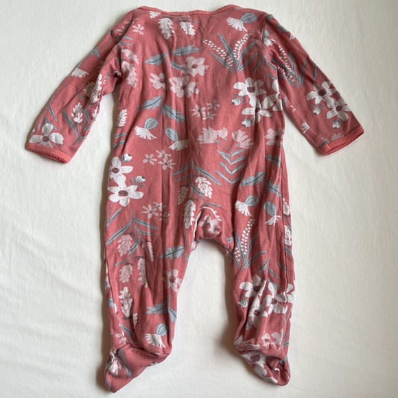 Carter's Baby Girl's Footed Pajamas and Matching Cap Sleep & Play Set 6 Months - Picture 5 of 7